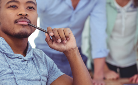 Trabalhar por dinheiro ou propósito? O que considerar ao aceitar uma vaga de emprego? Trabalhar por dinheiro ou propósito? O que considerar ao aceitar uma vaga de emprego?