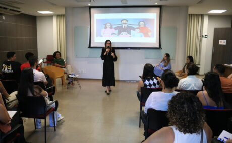 Jornada continuada: o desafio das mulheres na conciliação entre maternidade e carreira Jornada continuada: o desafio das mulheres na conciliação entre maternidade e carreira