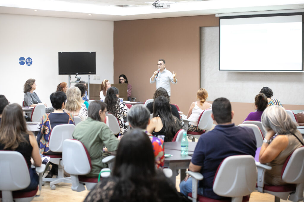 Prof. Martinho Horta, diretor do ICBS, apresenta o Instituto aos convidados do PUC Carreiras Conecta | ICBS | Saúde e Biotecnologia