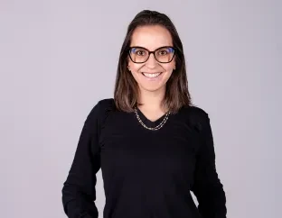 Egressa da PUC Minas
