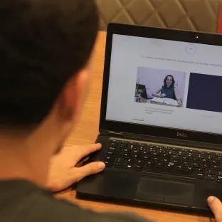 Simulador de entrevista na plataforma PUC Carreiras 